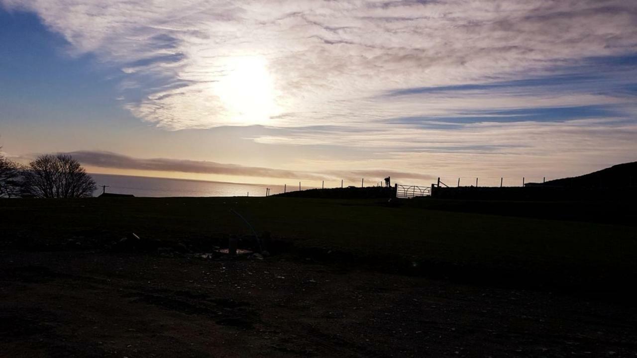 Stunning Views At Ballagh Cottage Newcastle นิวคาสเซิล ภายนอก รูปภาพ